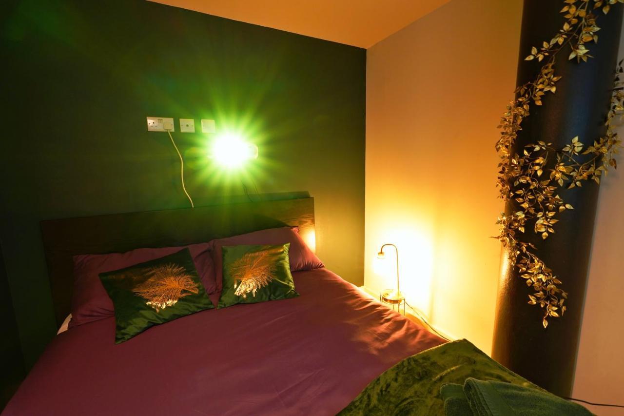 New Luxury Nyc Style Loft With Cinema Room By Green Haven Escapes In Bradford Bradford  Exterior foto